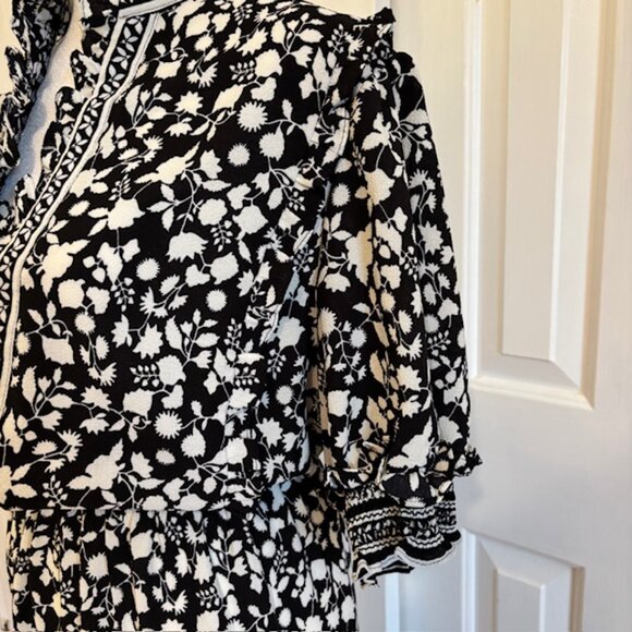 Max Studio Black/White Floral Print Ruffled Collar Tiered Maxi Dress Size 1X - Picture 4 of 12
